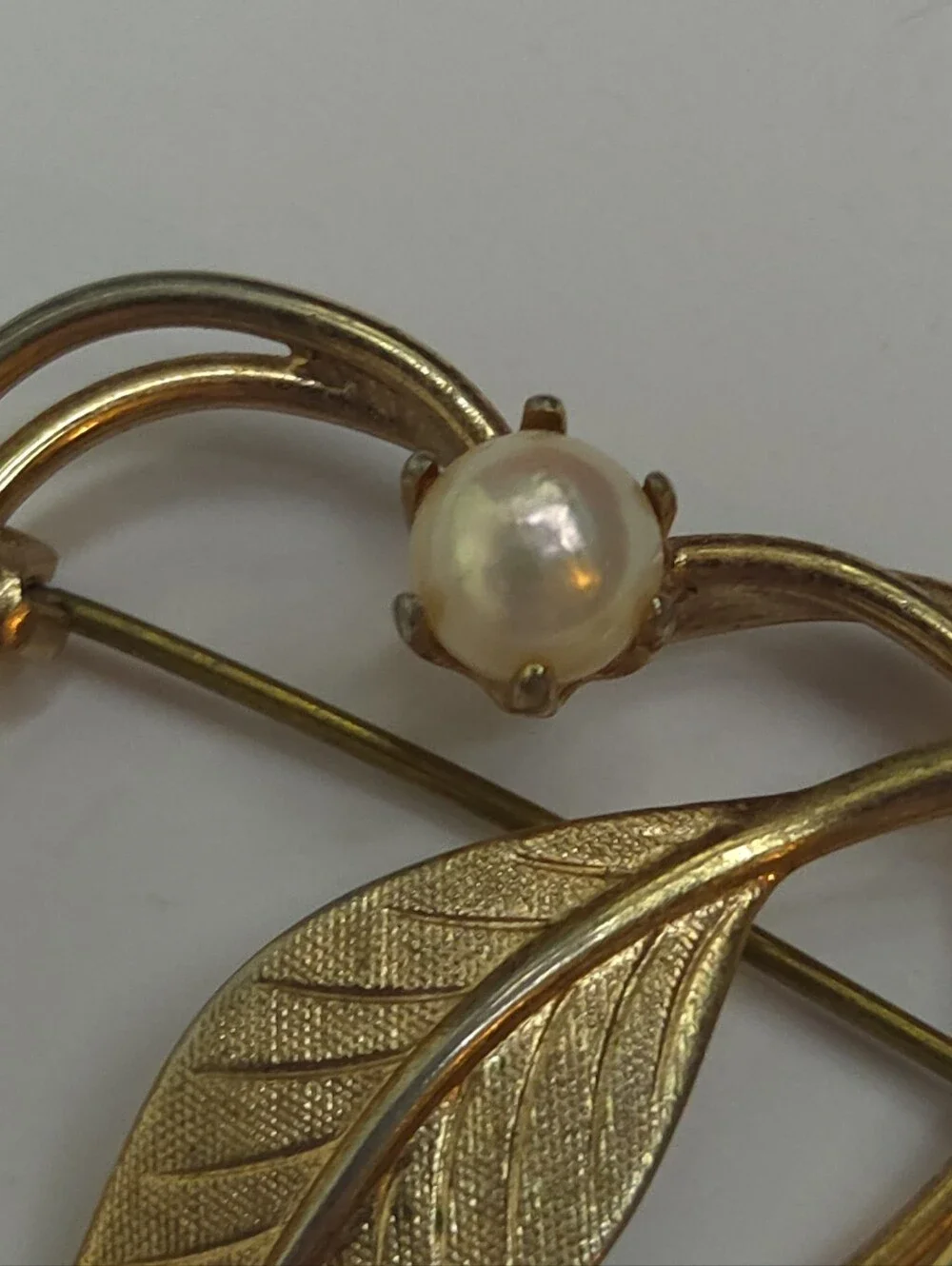 Vintage Gold Plated Genuine Pearl Double Heart & Leaf Brooch